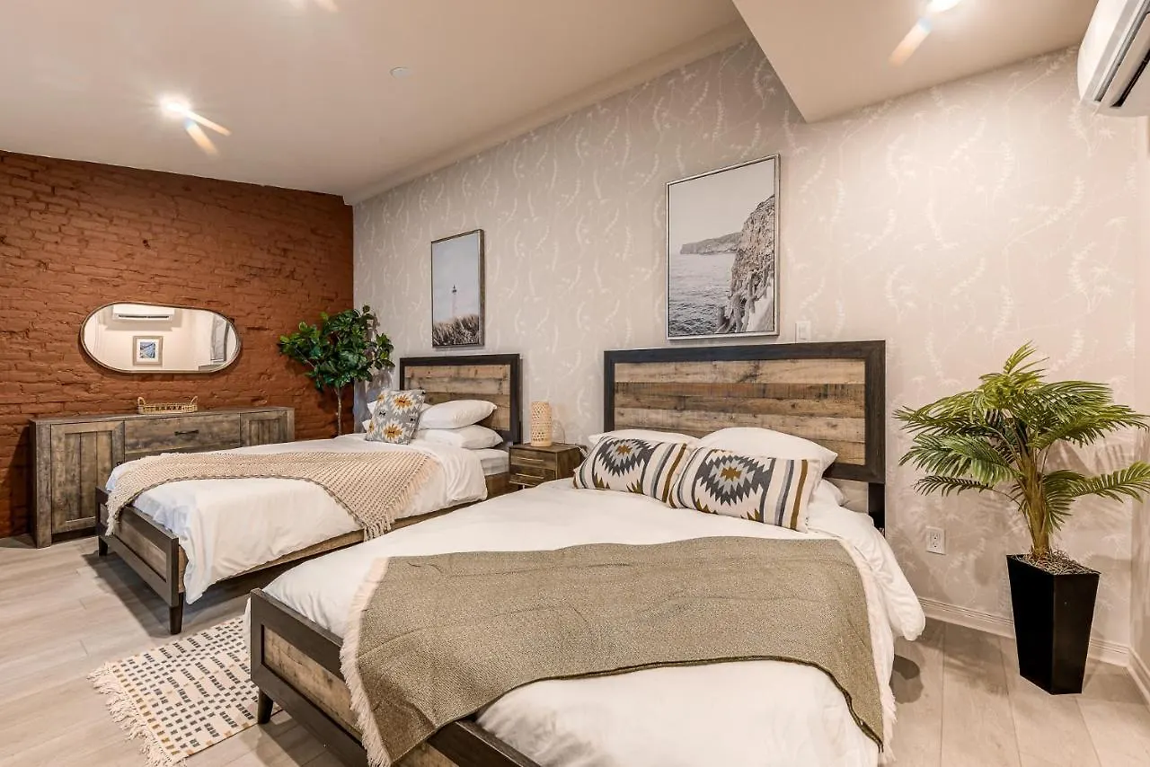Aparthotel North House - St Ursule Two-Storey Oasis Quebec City