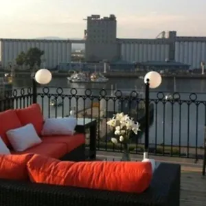  Apartment Les Immeubles Charlevoix Le Quai St Andre 1177